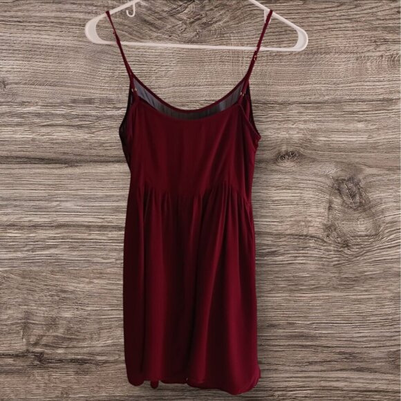 Forever 21 Womens  Spaghetti Strap Dress Size Medium  Burgundy color - Picture 2 of 9